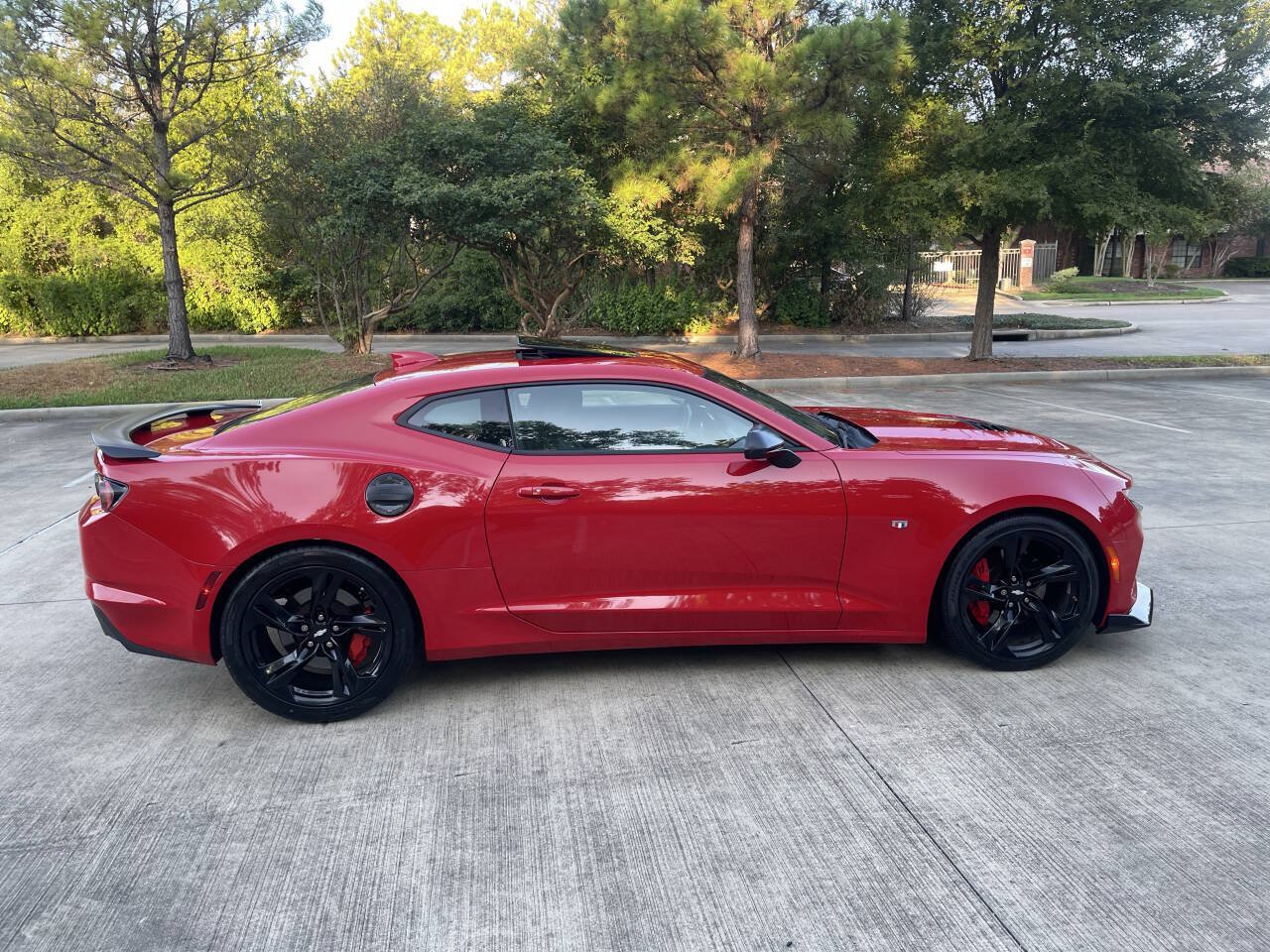 Used 2019 Chevrolet Camaro SS w/ Black Appearance Package RWD image 6