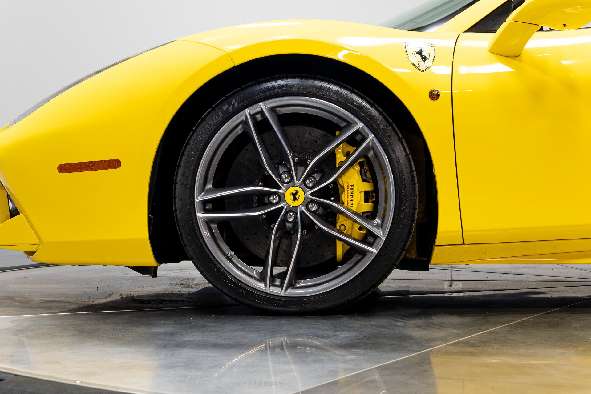 Used 2017 Ferrari 488 Spider image 37