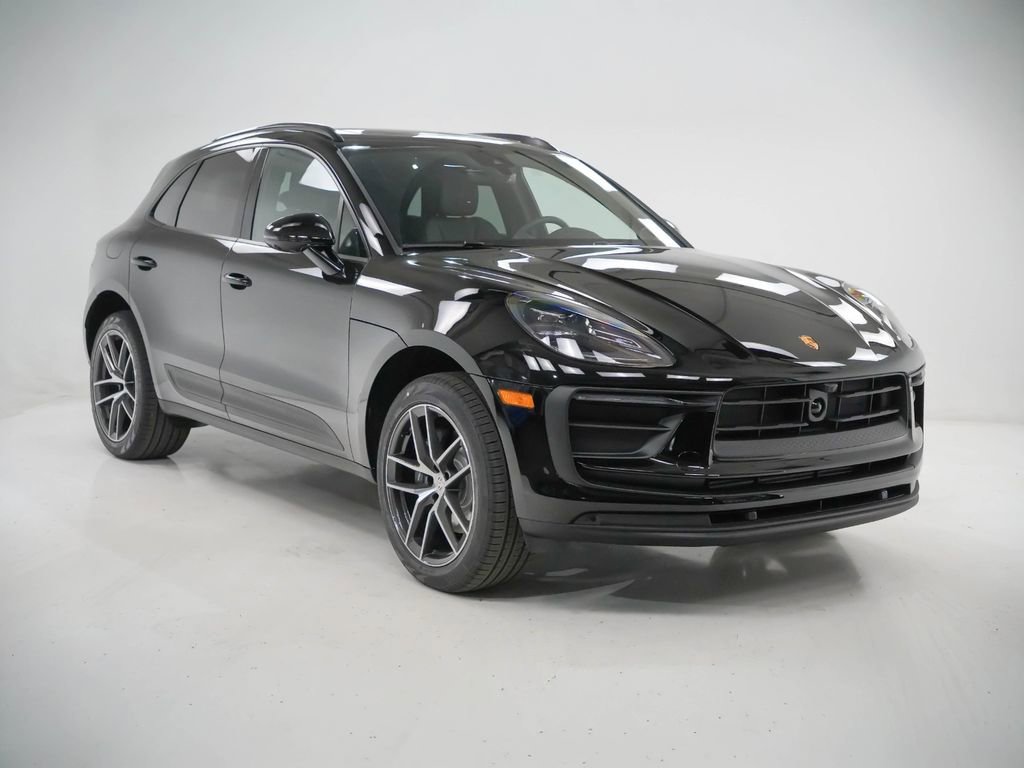 Used 2026 Porsche Macan AWD/4WD image 8