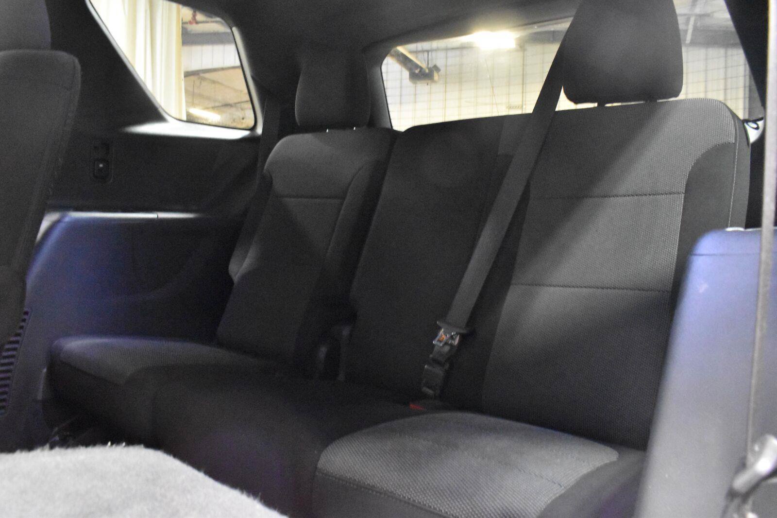 Used 2023 Chevrolet Traverse LT FWD image 5