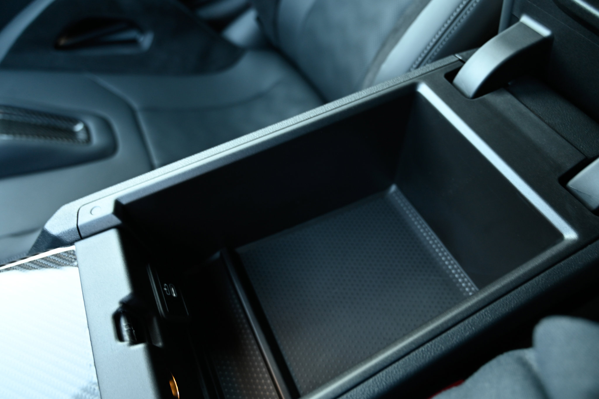 Used 2025 BMW M4 xDrive Competition w/ Carbon Package image 32