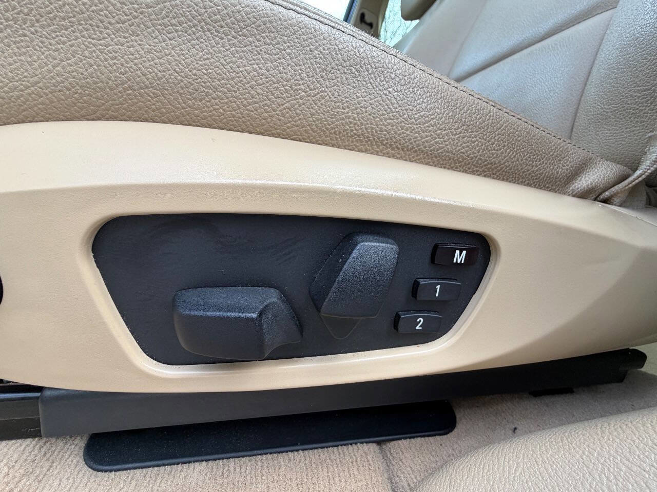 Used 2011 BMW X3 xDrive28i image 38