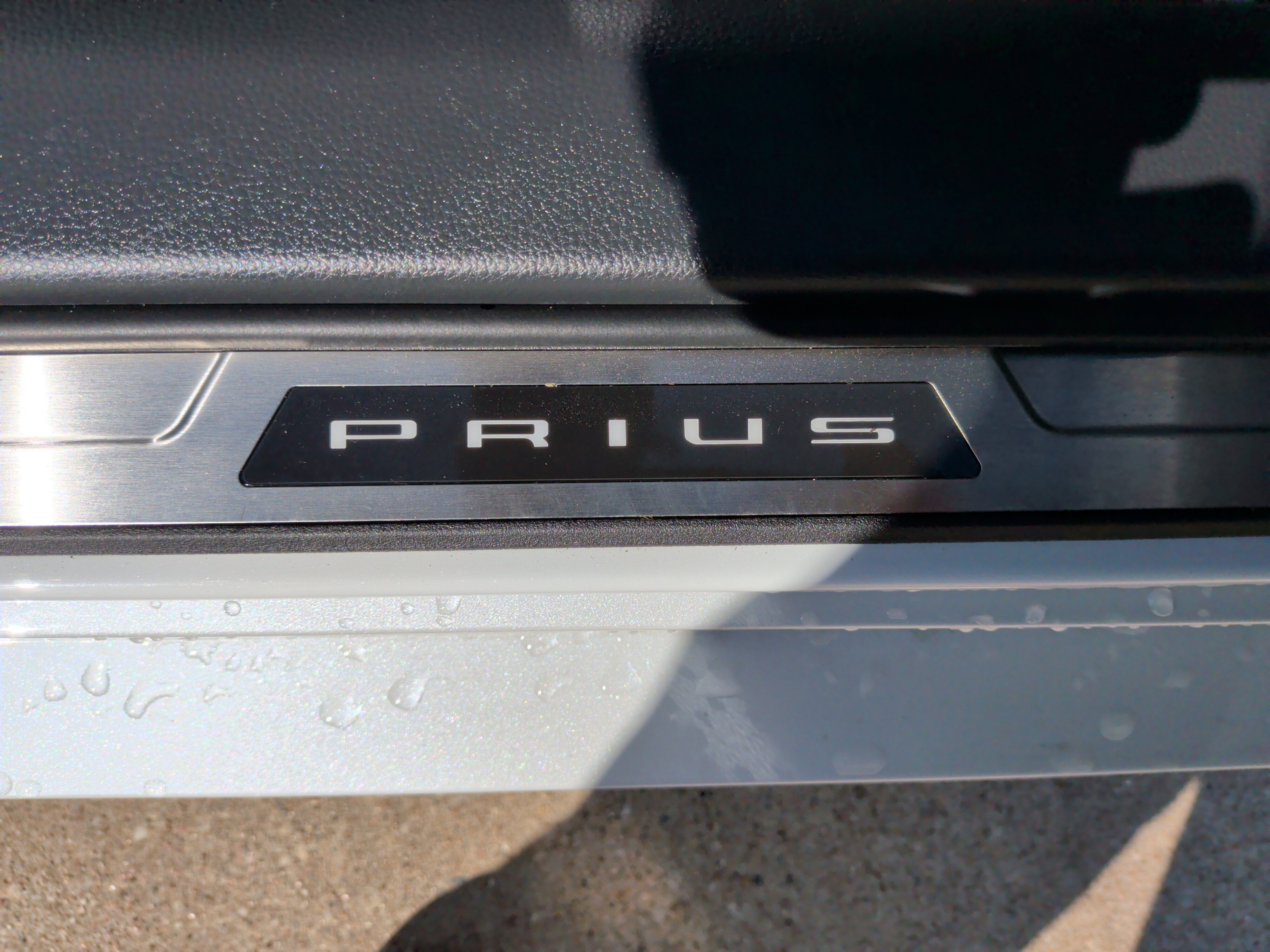 Used 2025 Toyota Prius Plug-In Hybrid FWD image 35