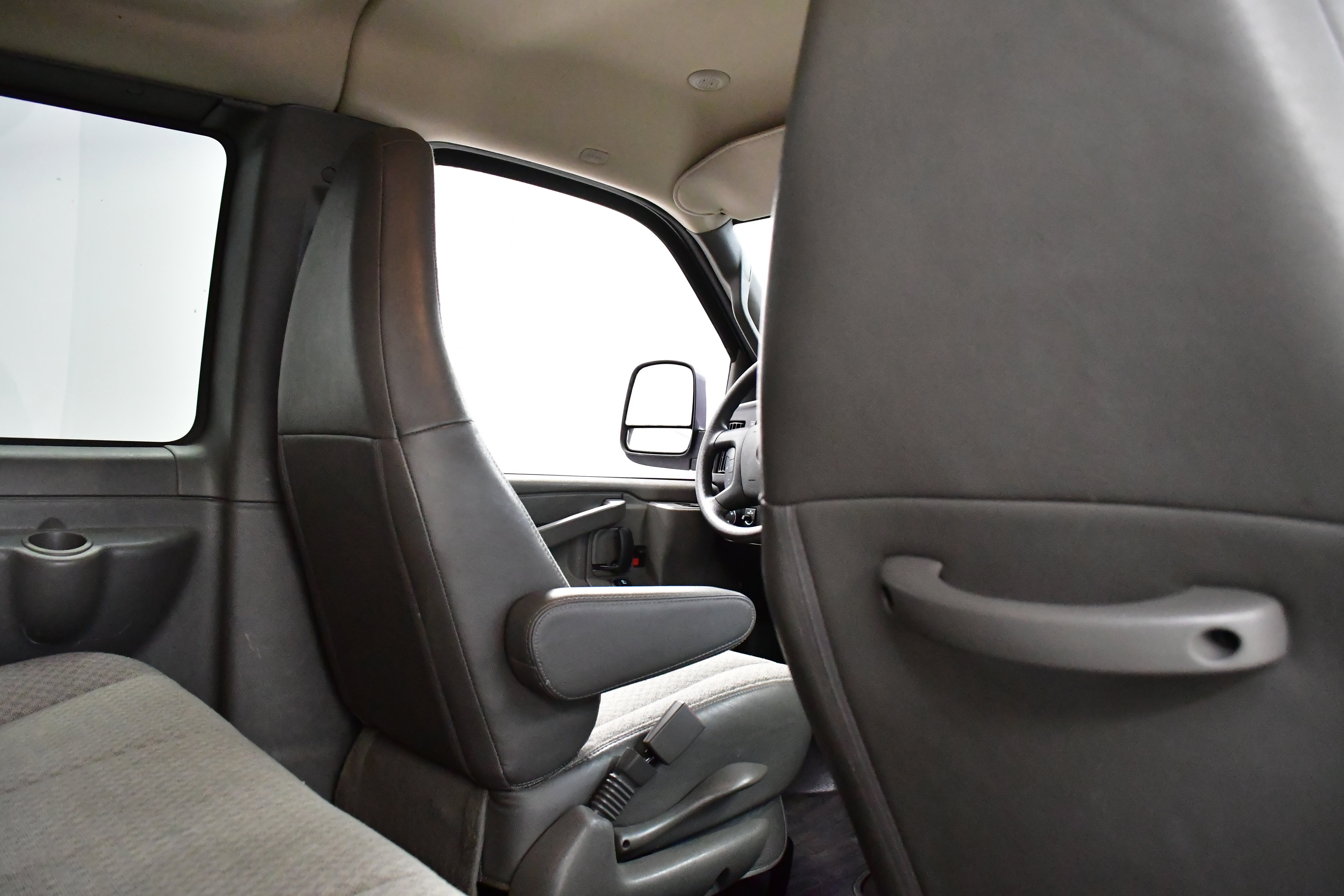 Used 2023 Chevrolet Express 3500 LT w/ LT Preferred Equipment Group image 36