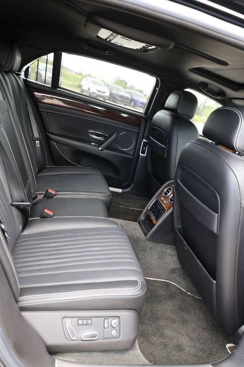 Used 2017 Bentley Flying Spur S V8 AWD/4WD image 16