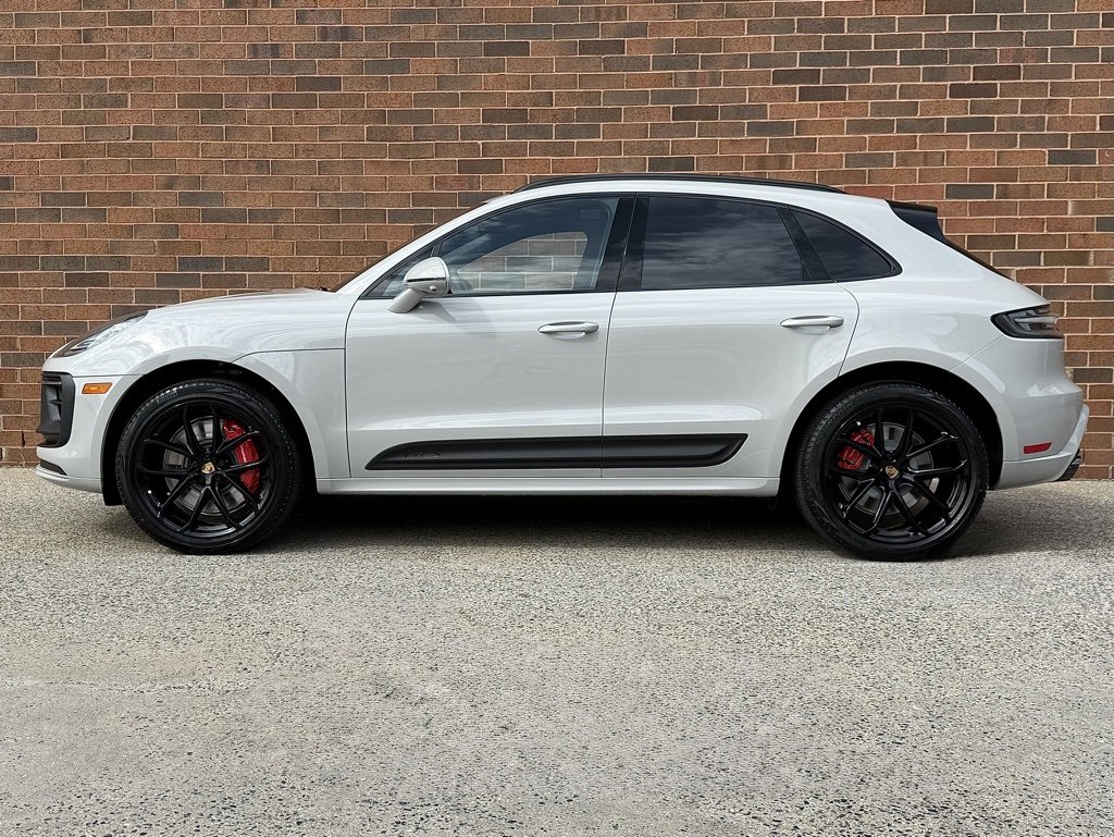 New 2026 Porsche Macan GTS image 2