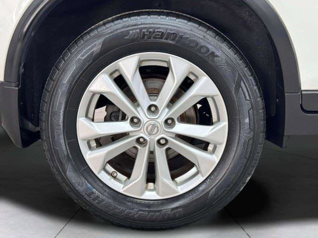 Used 2016 Nissan Rogue SV FWD image 22