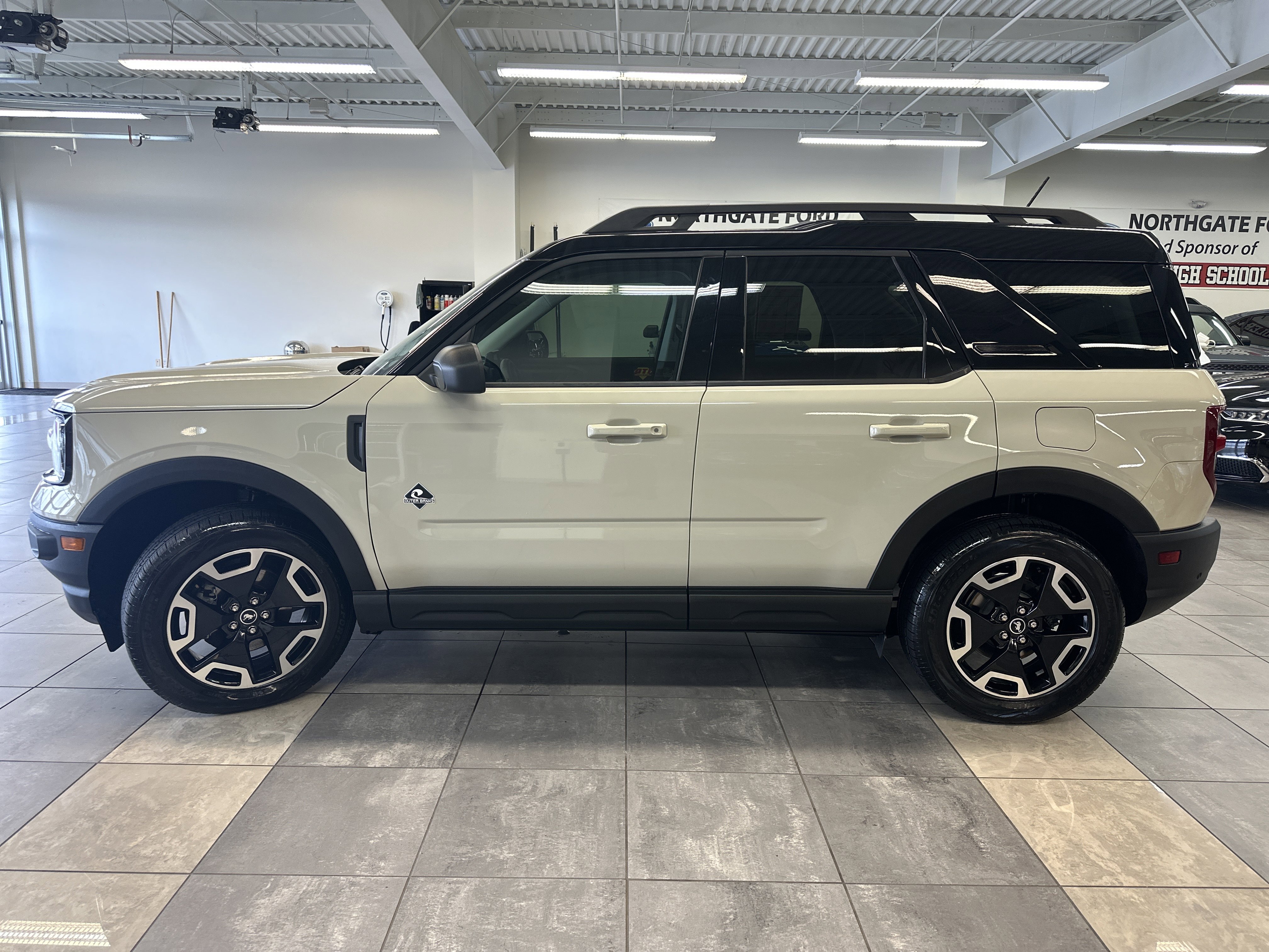 Used 2024 Ford Bronco Sport Outer Banks w/ Tech Package image 14