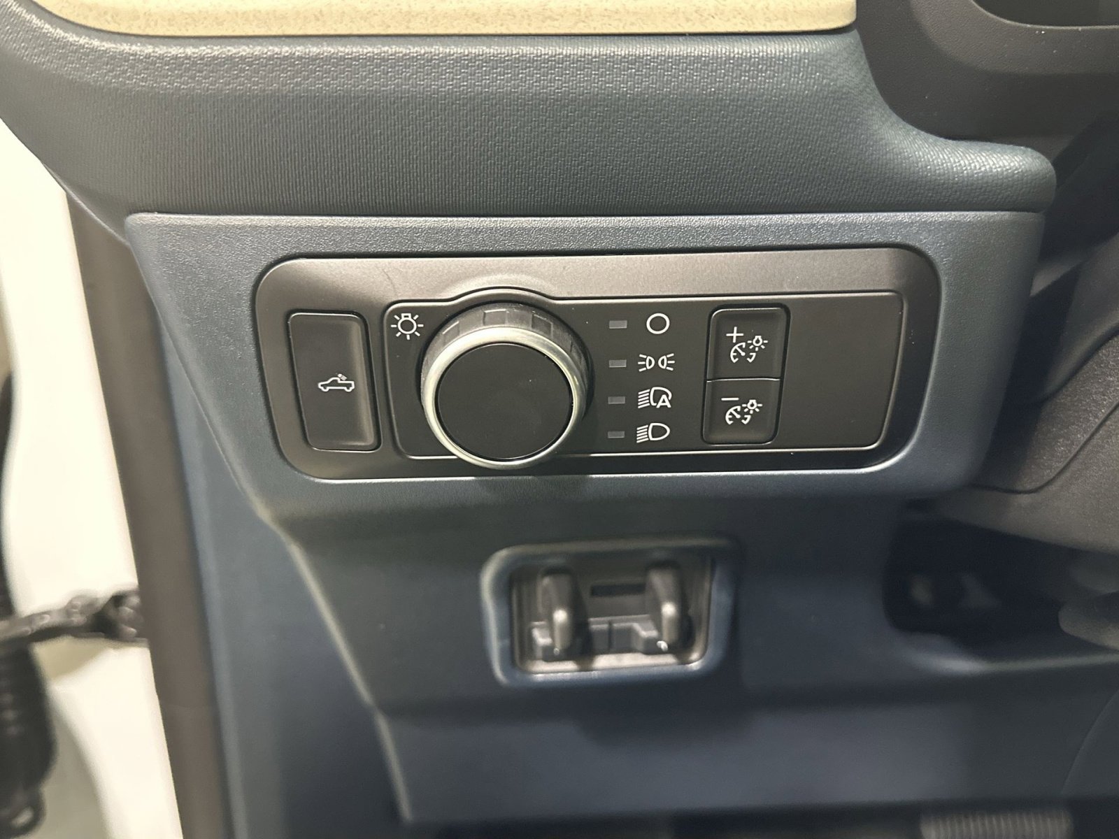 New 2025 Ford Maverick Lariat w/ 4K Tow Package image 18