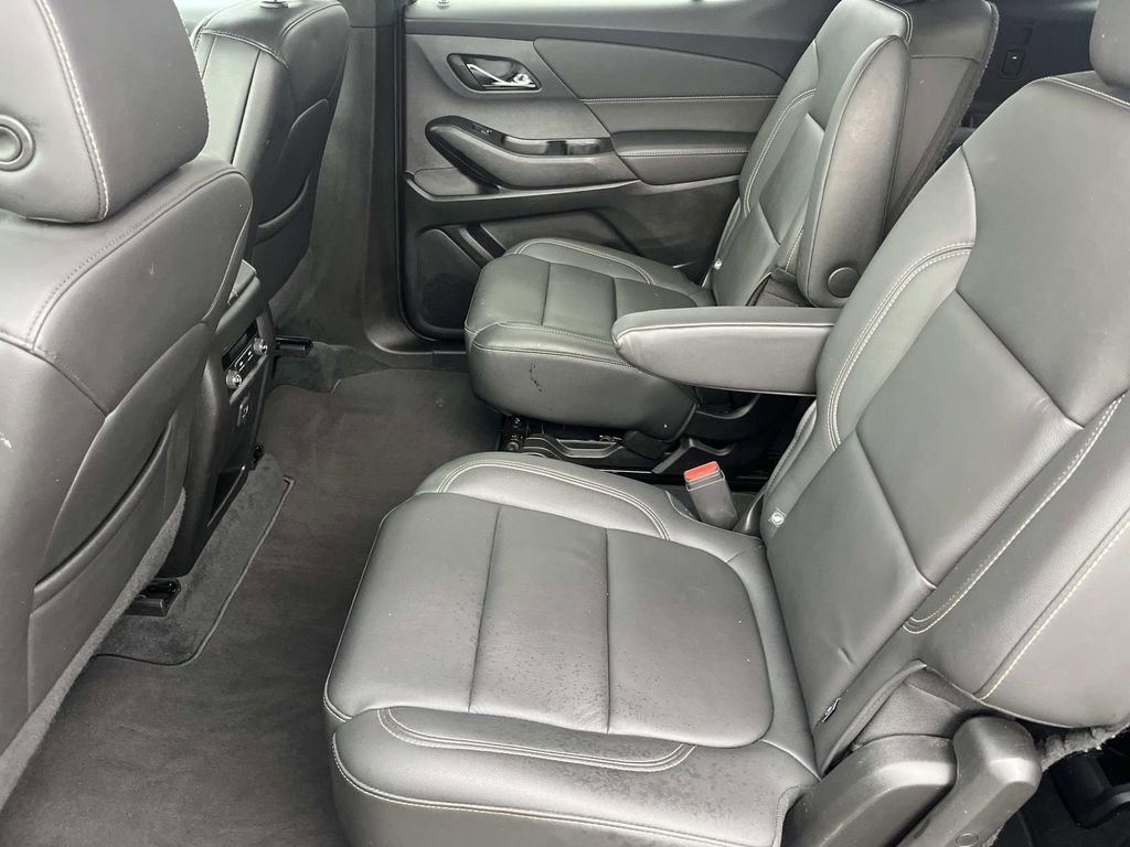 Used 2023 Chevrolet Traverse LT image 14