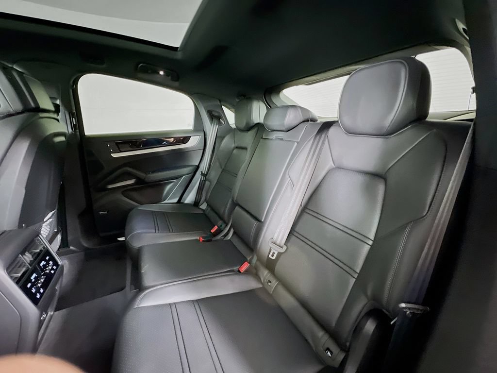 New 2026 Porsche Cayenne Coupe AWD/4WD image 24