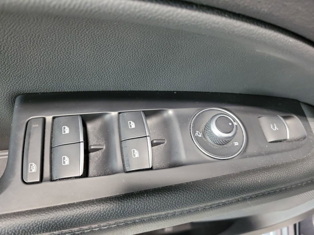 Used 2024 Alfa Romeo Stelvio Ti image 42