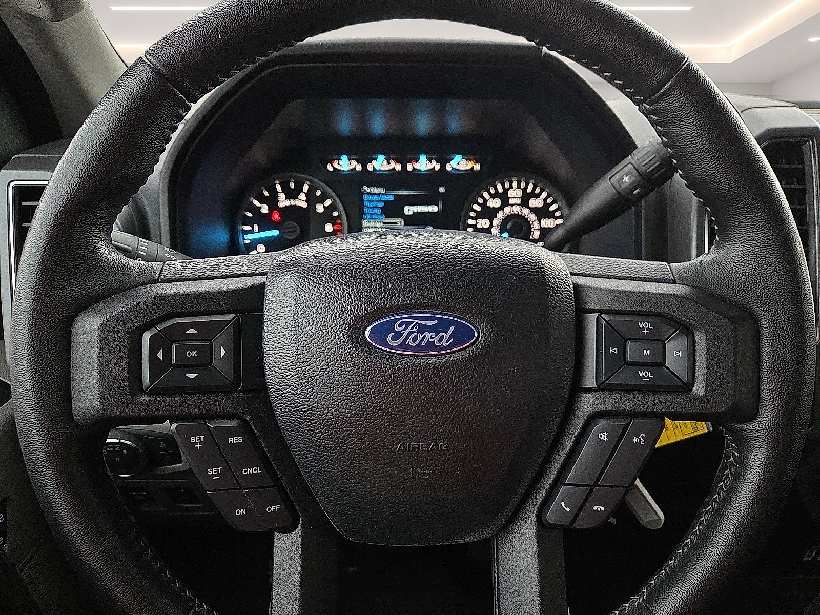 Certified 2019 Ford F150 XLT w/ Equipment Group 302A Luxury AWD/4WD image 24