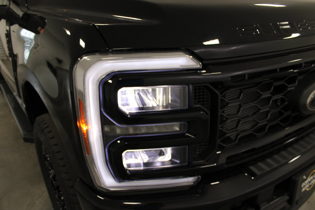 New 2026 Ford F250 Lariat w/ Black Appearance Package AWD/4WD image 11
