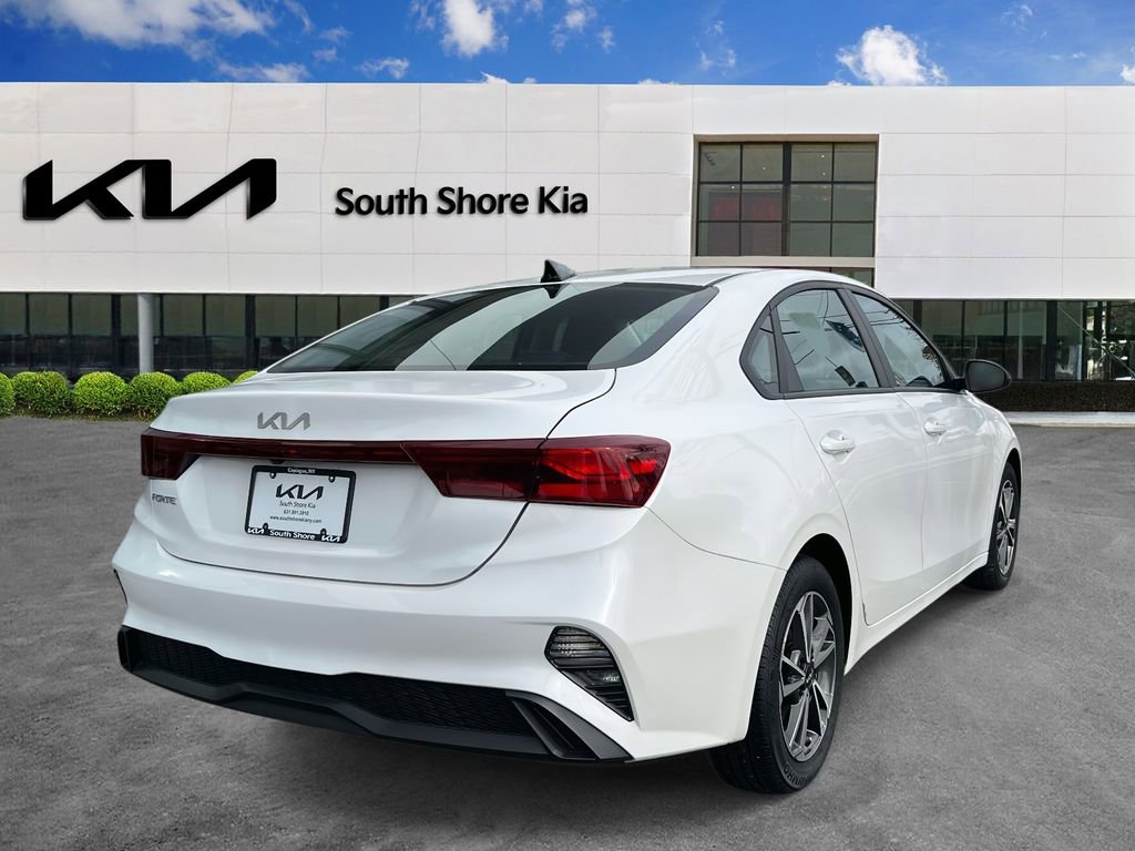 Used 2023 Kia Forte LXS w/ LXS Technology Package image 4