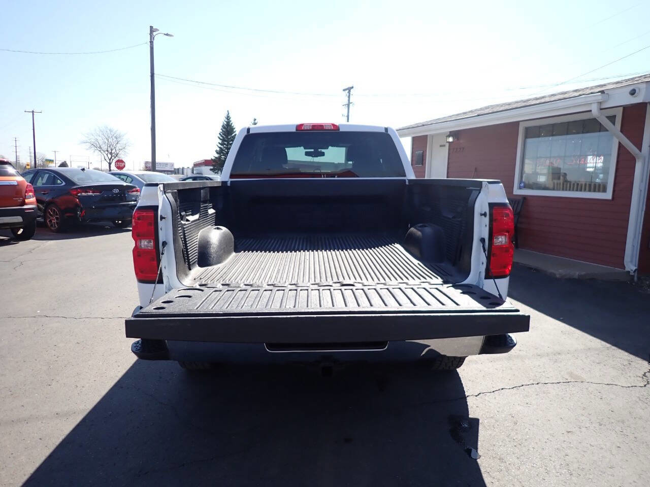 Used 2018 Chevrolet Silverado 1500 LT w/ Trailering Package AWD/4WD image 5