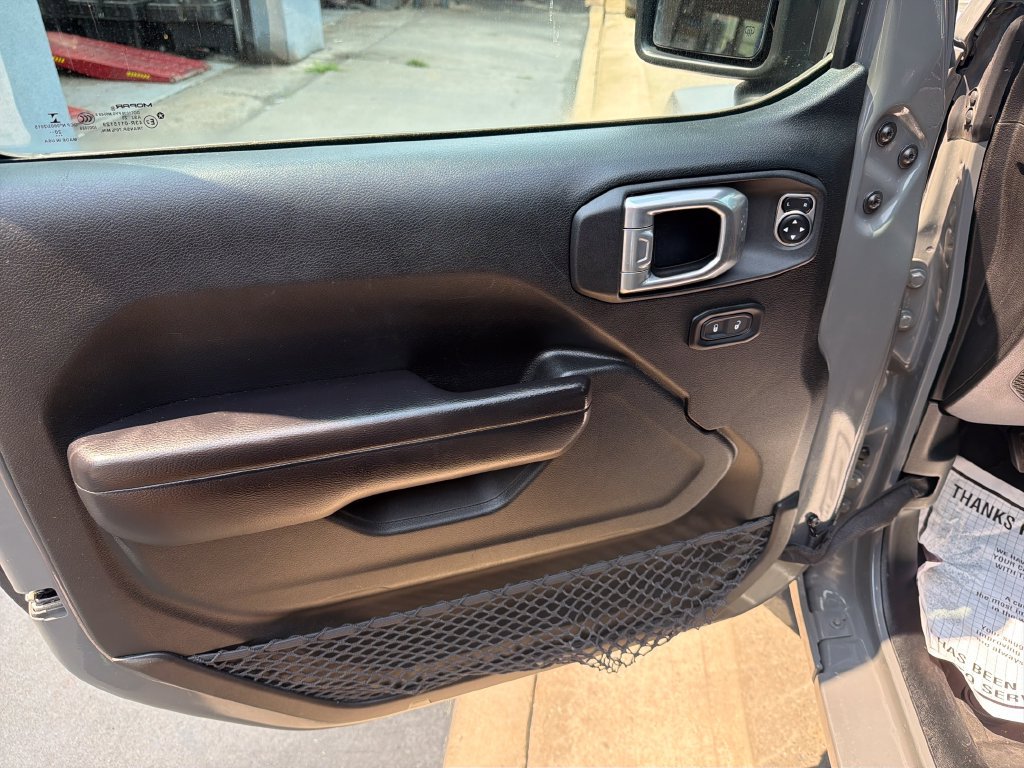 Used 2021 Jeep Wrangler Sport AWD/4WD image 15