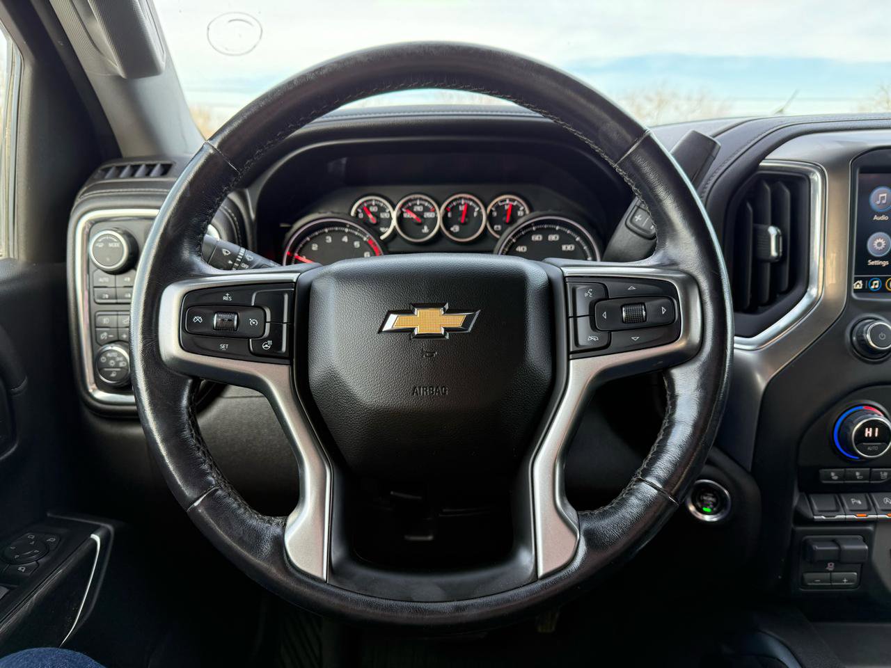 Used 2021 Chevrolet Silverado 1500 LTZ AWD/4WD image 21