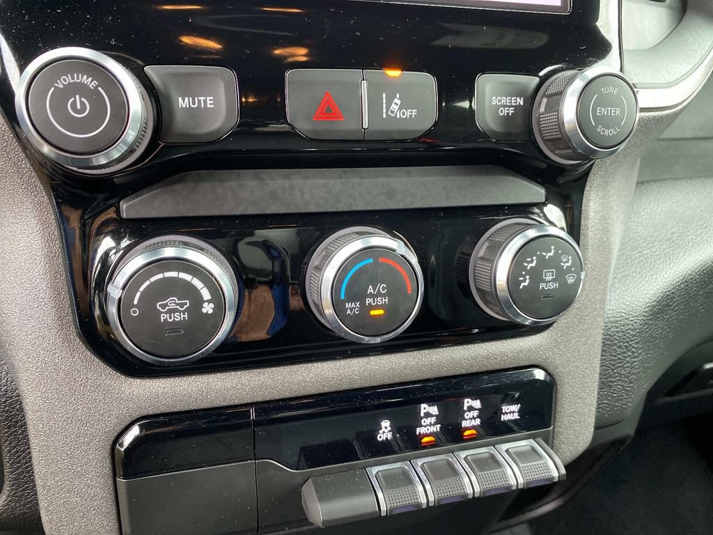 Certified 2025 RAM 1500 Tradesman w/ Night Edition AWD/4WD image 16