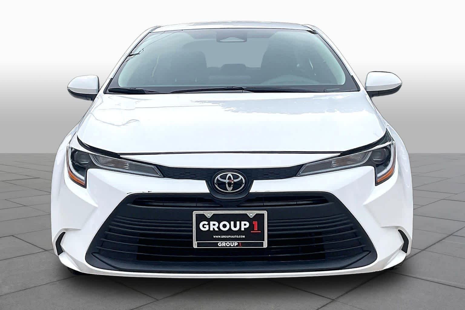 Used 2023 Toyota Corolla LE FWD image 4