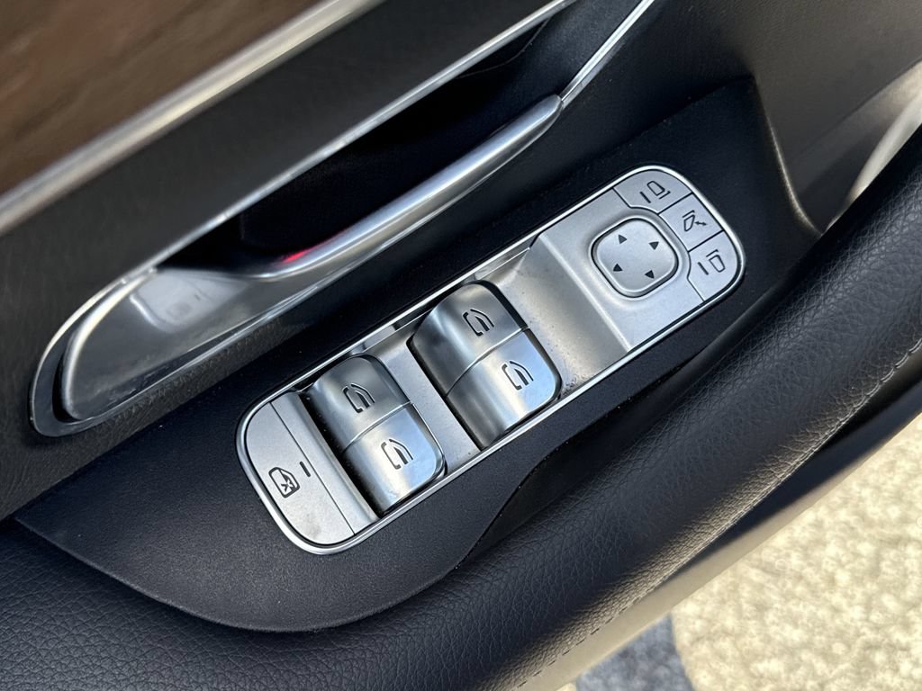 Used 2025 Mercedes-Benz GLE 350 4MATIC image 17