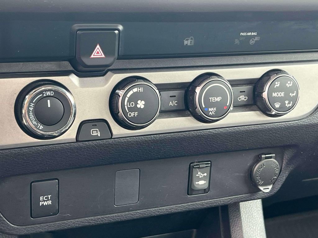 Used 2019 Toyota Tacoma SR5 w/ SR5 Appearance Package (SM) AWD/4WD image 30