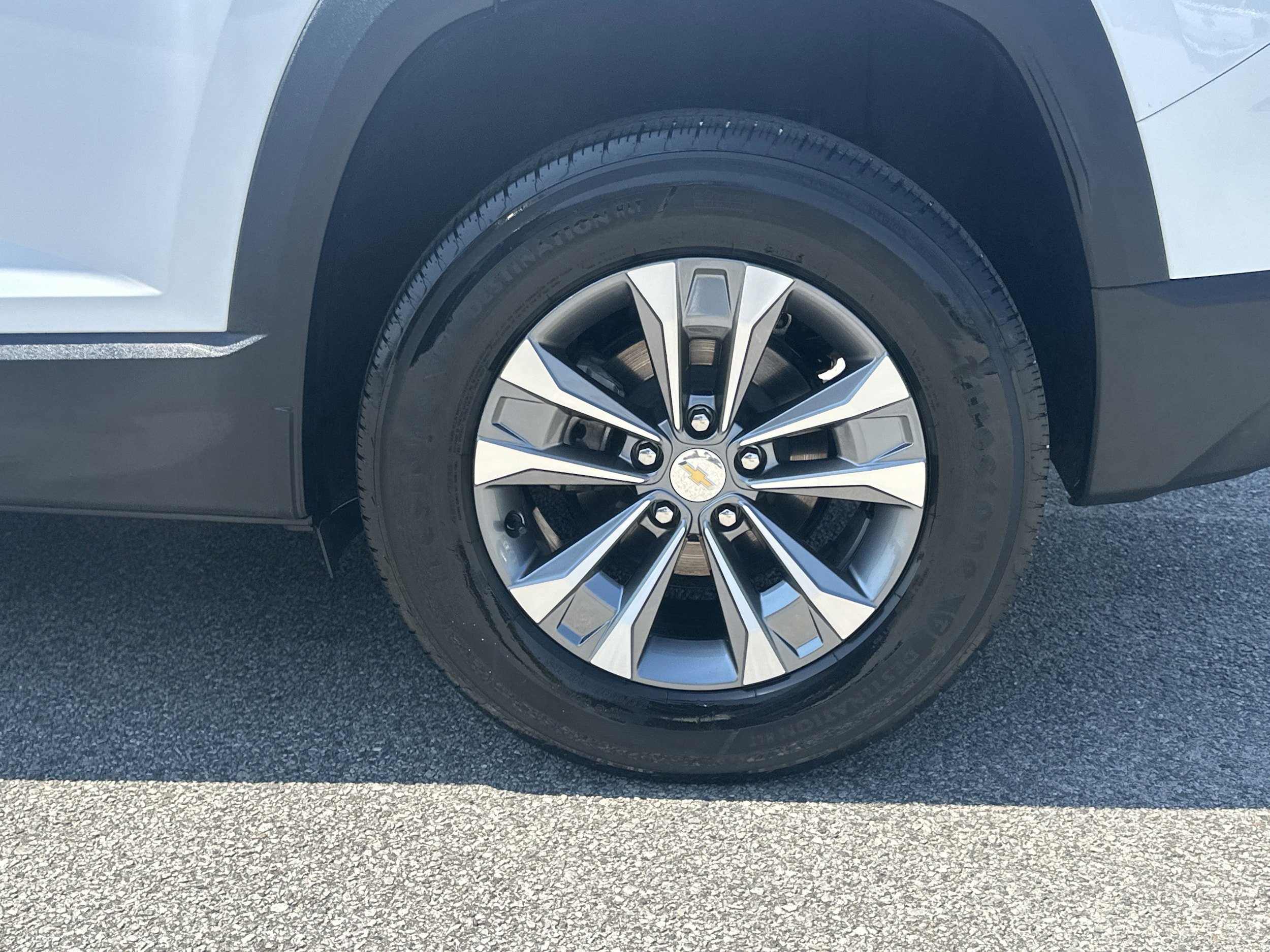 Used 2025 Chevrolet Equinox LT FWD image 19