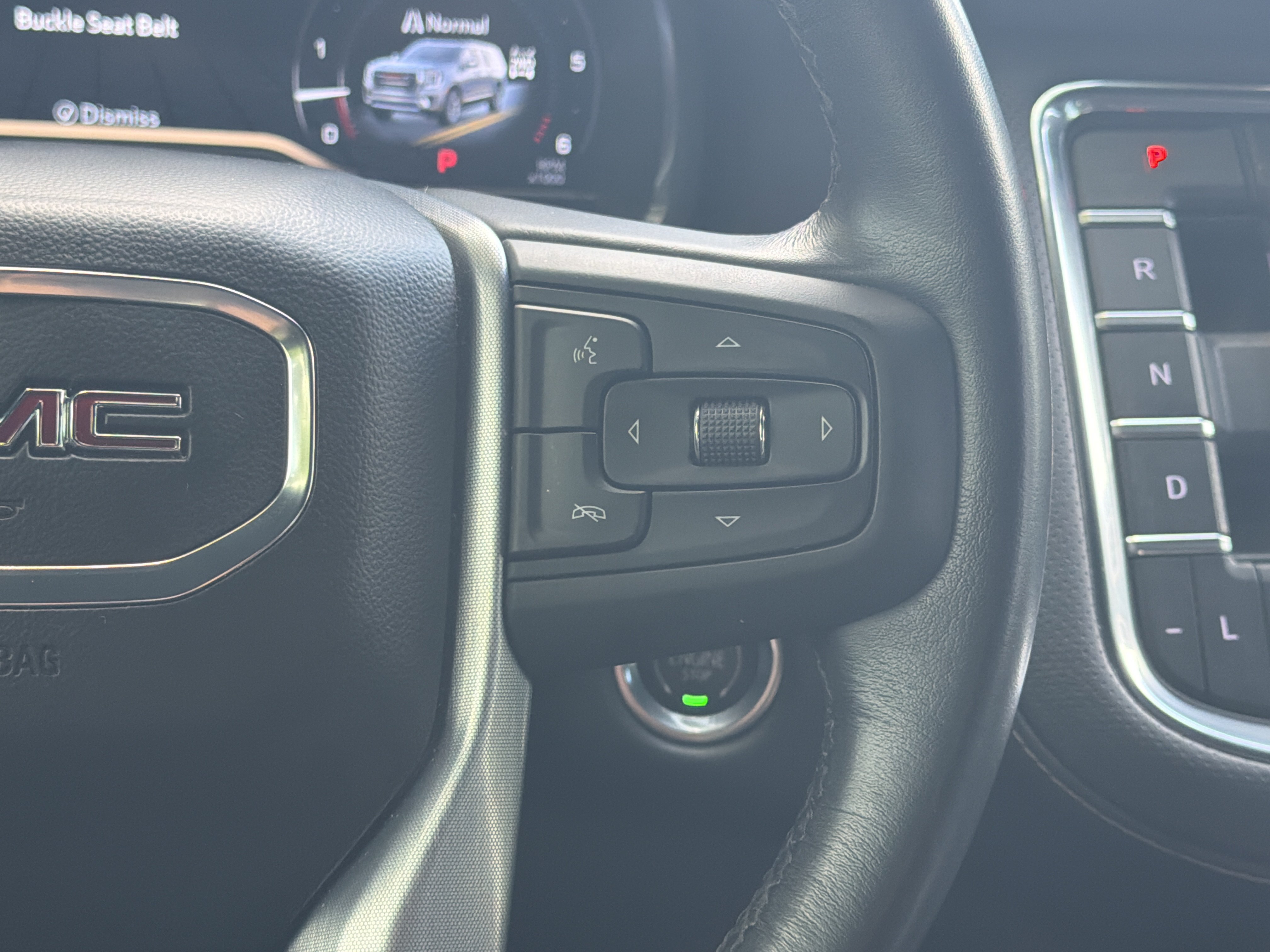 Used 2023 GMC Yukon XL SLT AWD/4WD image 19