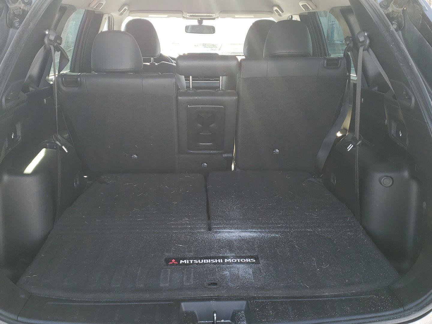 Used 2022 Mitsubishi Outlander SE image 12