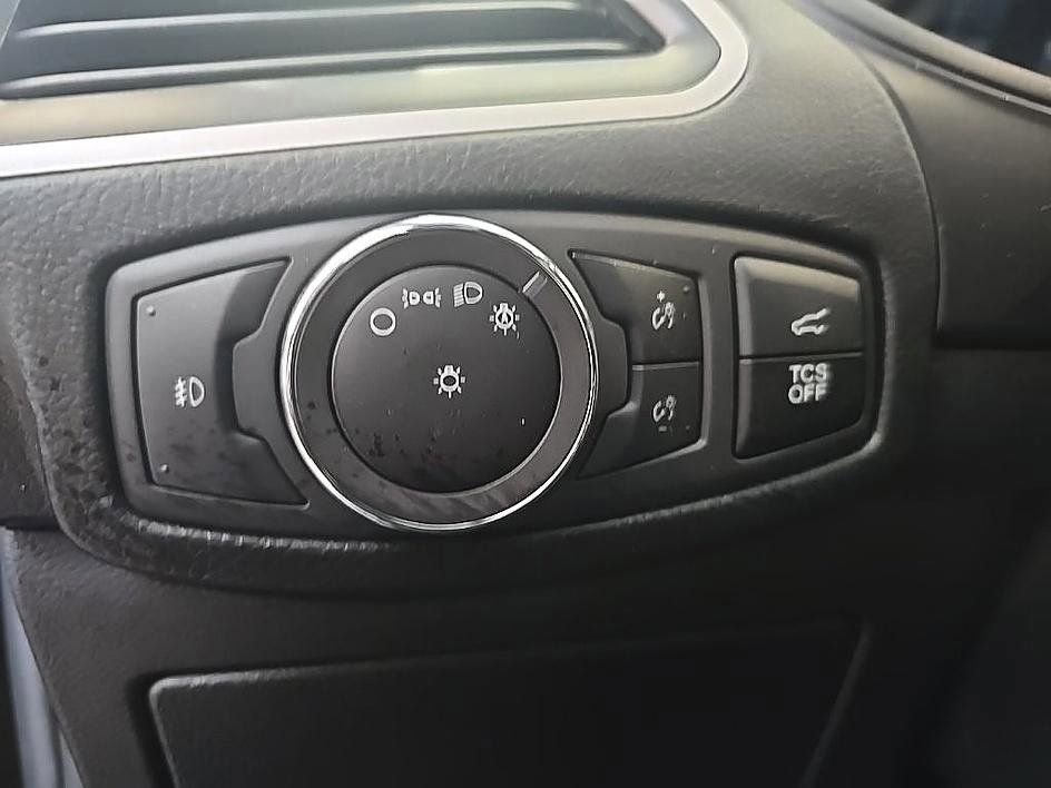 Used 2023 Ford Edge SEL w/ Convenience Package image 14