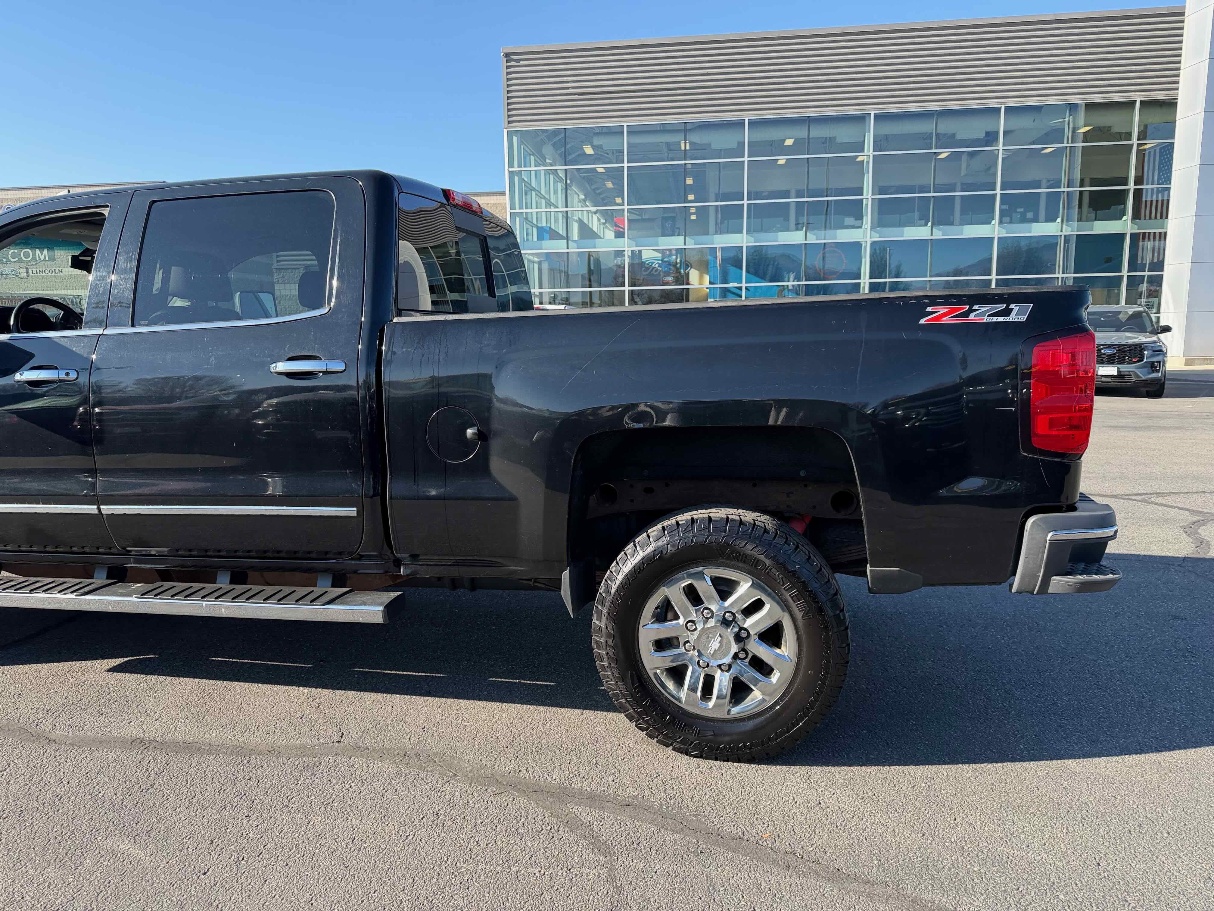 Used 2015 Chevrolet Silverado 2500 LTZ w/ LTZ Plus Package image 4