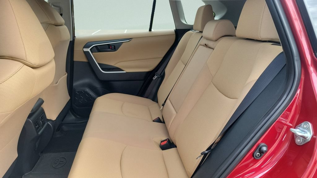 Certified 2025 Toyota RAV4 LE AWD/4WD image 10