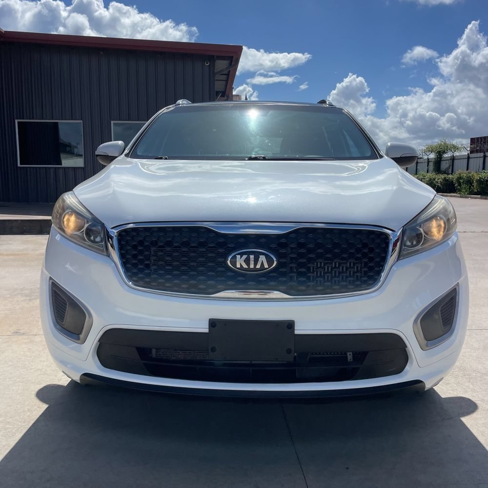 Used 2016 Kia Sorento SX FWD image 2