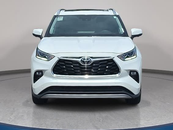 Used 2025 Toyota Highlander Platinum AWD/4WD image 2