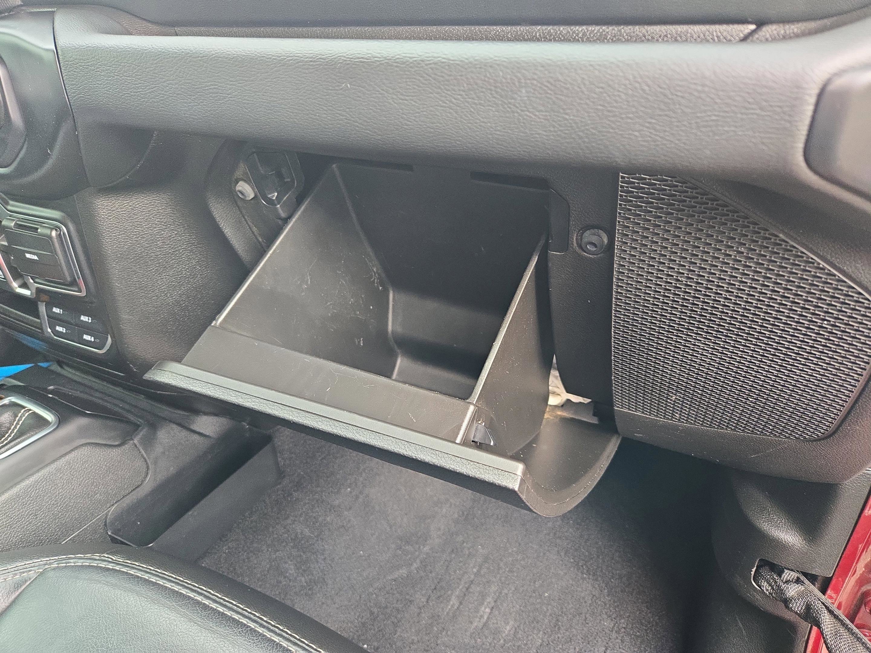 Used 2021 Jeep Wrangler Unlimited Sahara w/ Cold Weather Group image 29