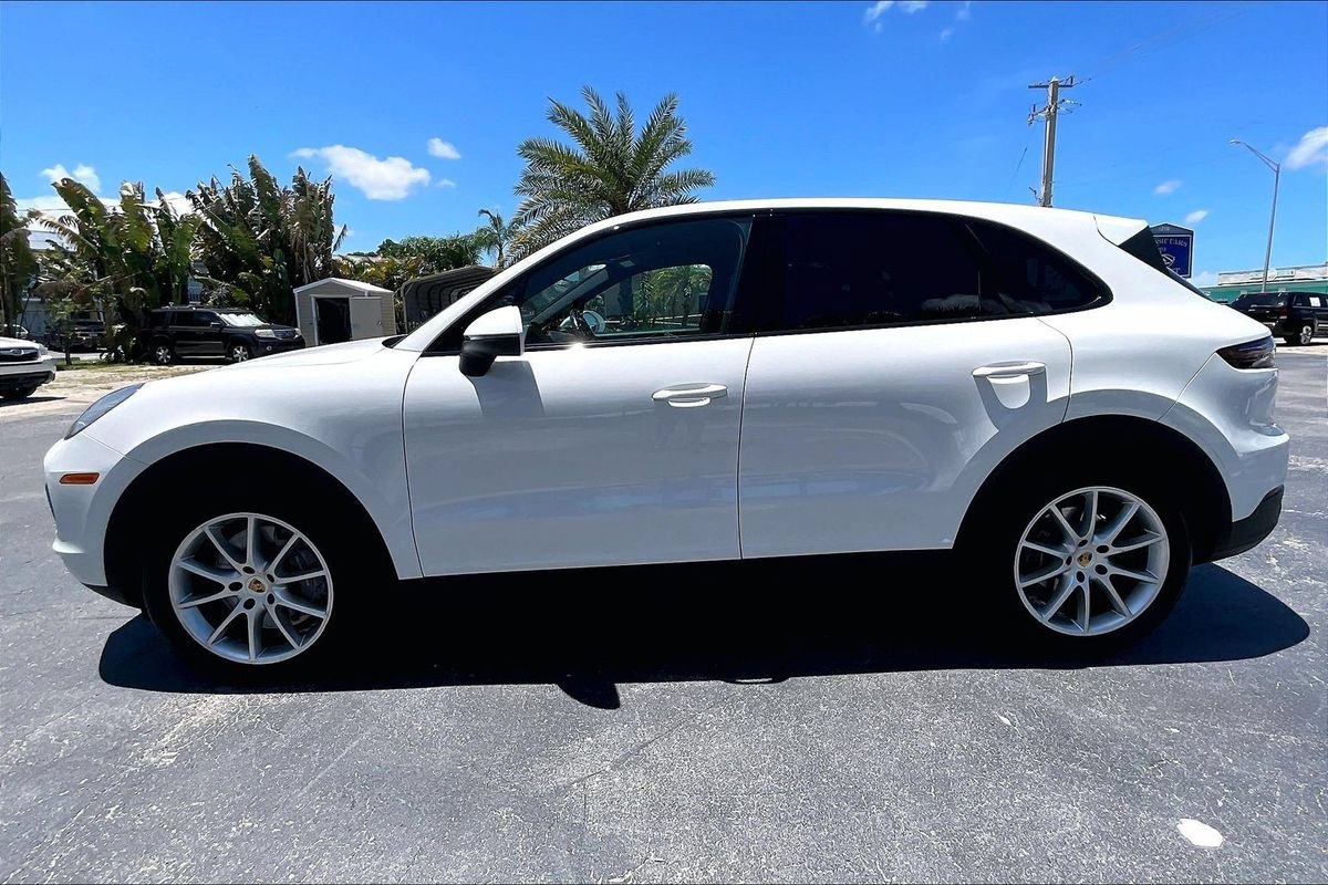 Used 2022 Porsche Cayenne AWD/4WD image 30