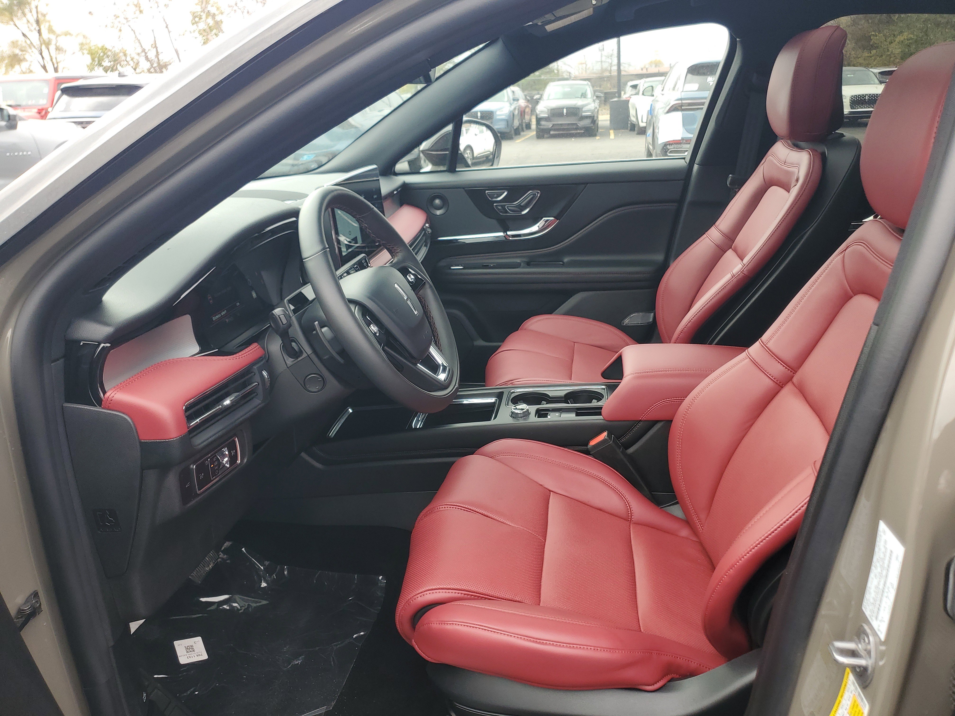 New 2025 Lincoln Corsair Reserve w/ Equipment Group 202A image 12