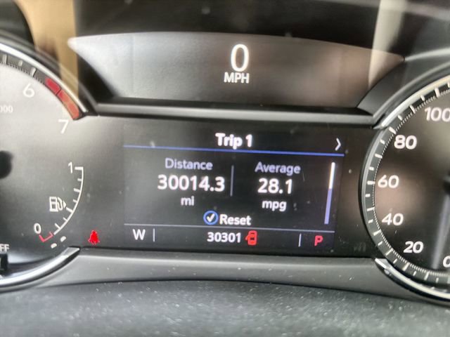 Used 2023 Cadillac XT4 Luxury w/ Cold Weather Package image 12