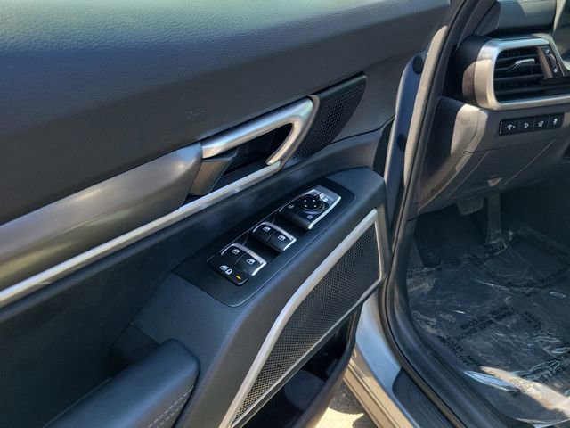 Used 2025 Kia Telluride S FWD image 10