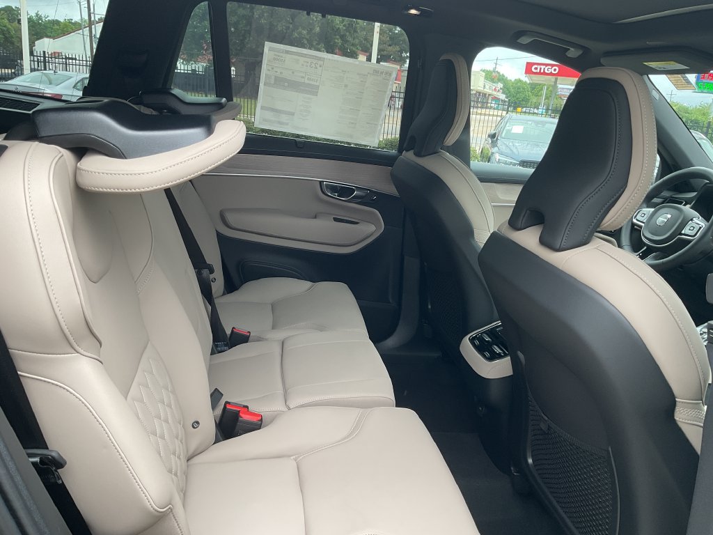 New 2027 Volvo XC90 B6 Plus AWD/4WD image 17