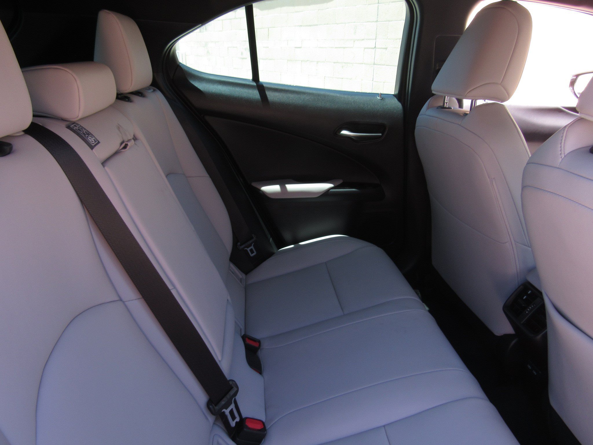 Used 2022 Lexus UX 250h w/ Luxury Package AWD/4WD image 12