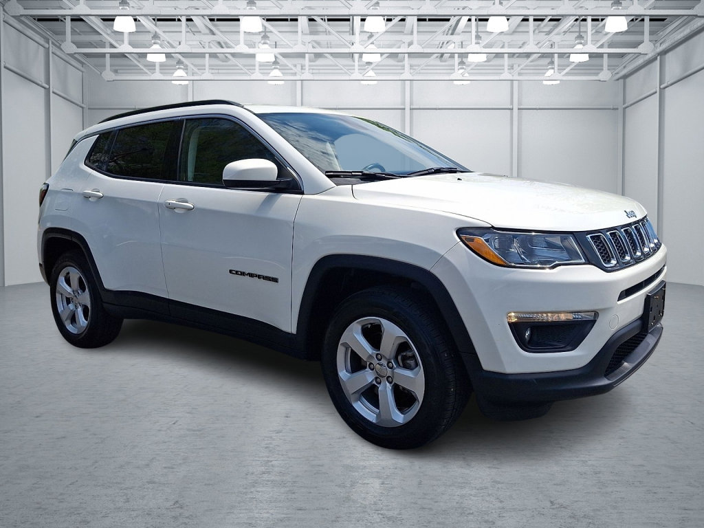 Used 2020 Jeep Compass Latitude w/ Cold Weather Group AWD/4WD image 7