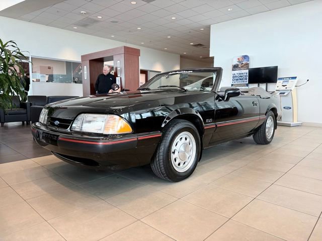 Used 1988 Ford Mustang LX RWD image 1
