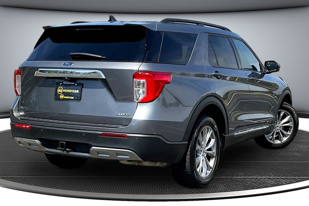 Used 2023 Ford Explorer XLT w/ Equipment Group 202A image 6