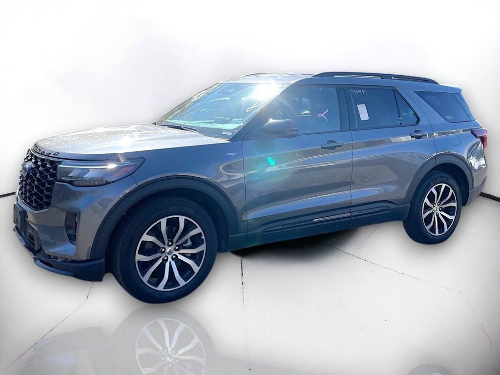 Used 2025 Ford Explorer ST-Line AWD/4WD image 2