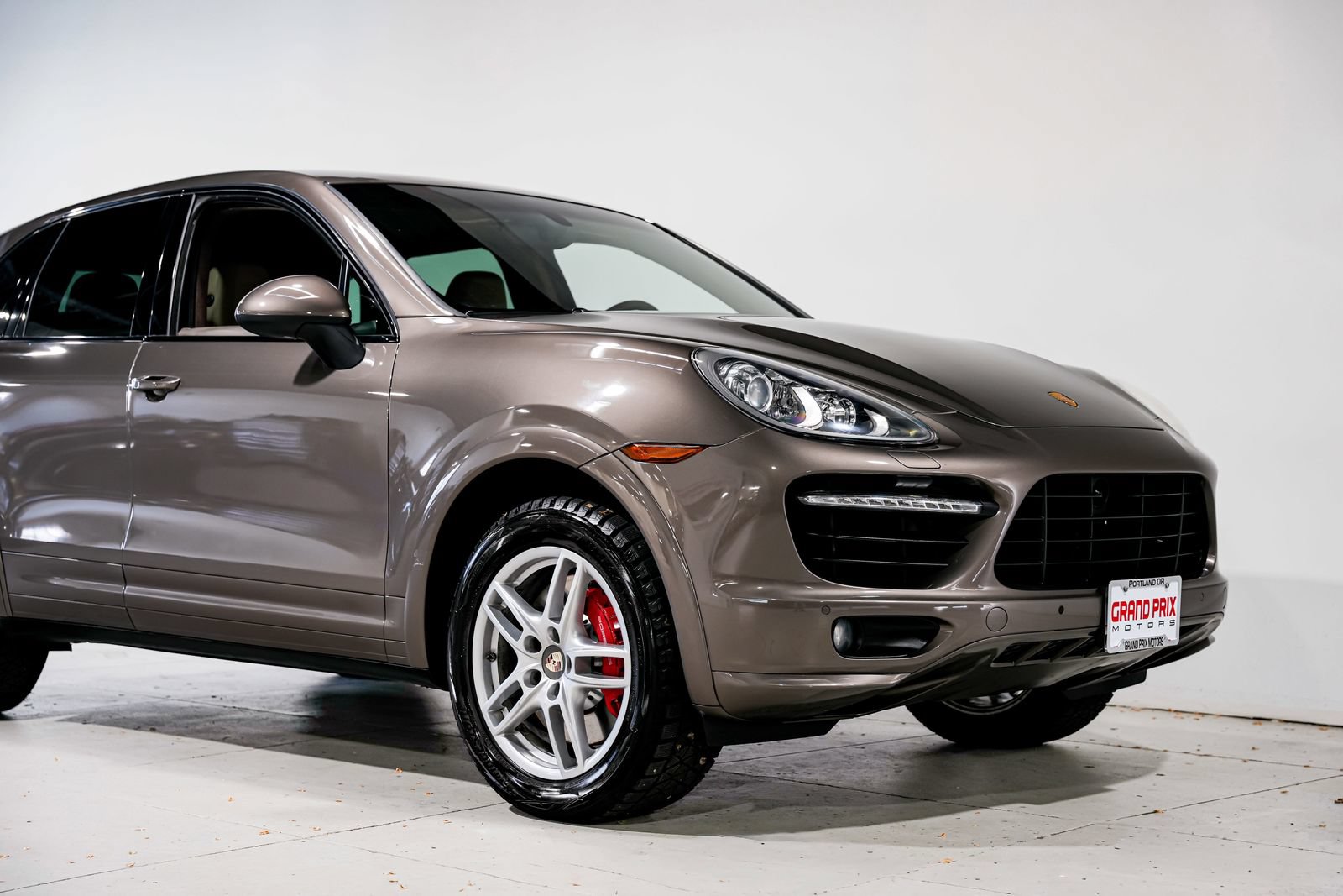 Used 2013 Porsche Cayenne Turbo AWD/4WD image 49