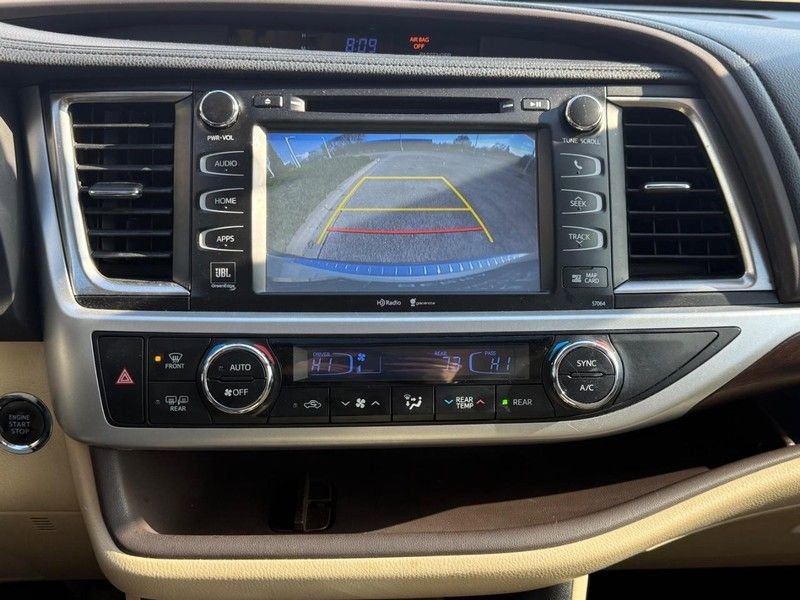 Used 2014 Toyota Highlander Limited FWD image 19