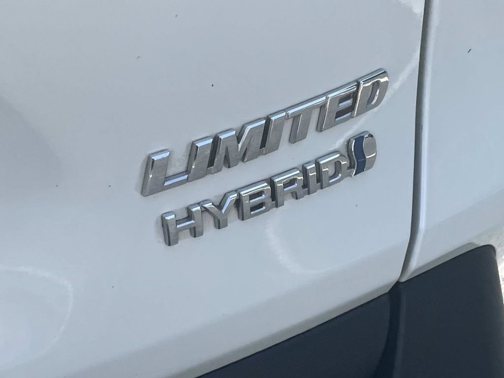 Used 2022 Toyota RAV4 Limited AWD/4WD image 10