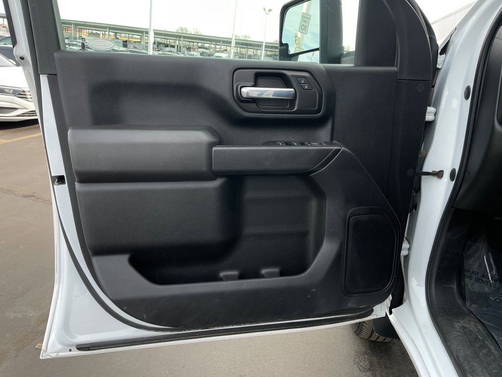 Used 2021 Chevrolet Silverado 2500 Custom w/ Custom Value Package image 11