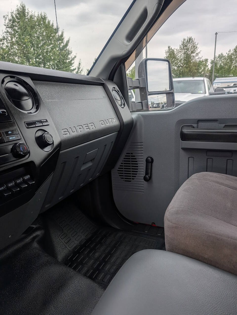 Used 2016 Ford F250 XL w/ Camper Package AWD/4WD image 13